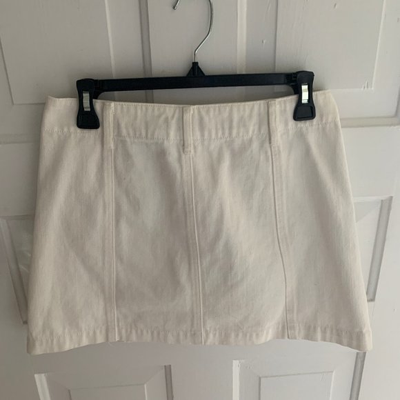 Forever 21 White Button-Down Denim Skirt (size 28) - Picture 2 of 3